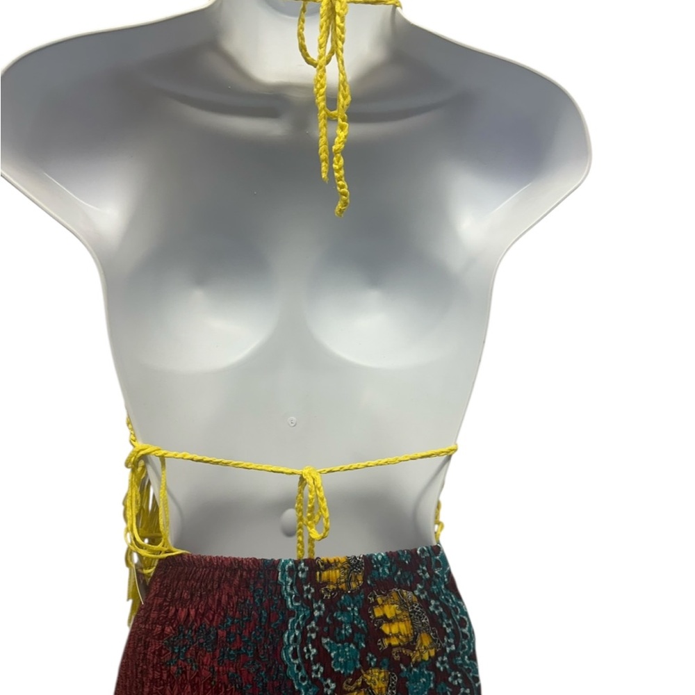 S/M.     NWT.     Yellow  Halter Top.  LG/GR/GR. - Picture 2 of 2